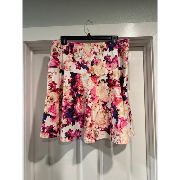 Lane Bryant Floral Skirt Size 18 - Picture 3 of 8